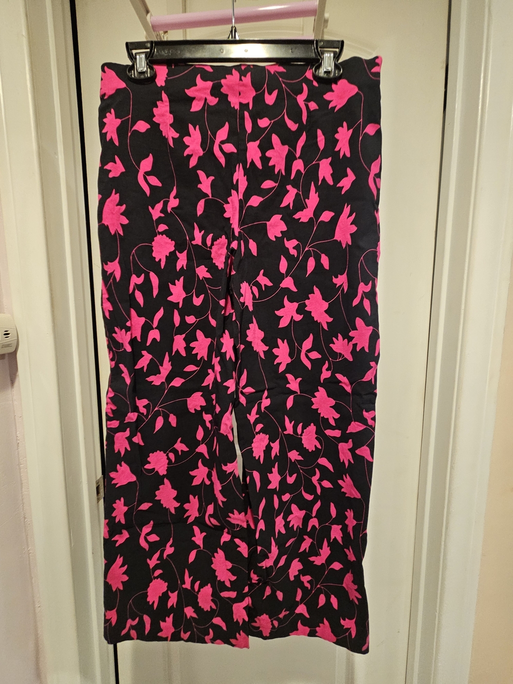Jules & Leopold Black Wide-Leg Pants with Hot Pink Floral Print